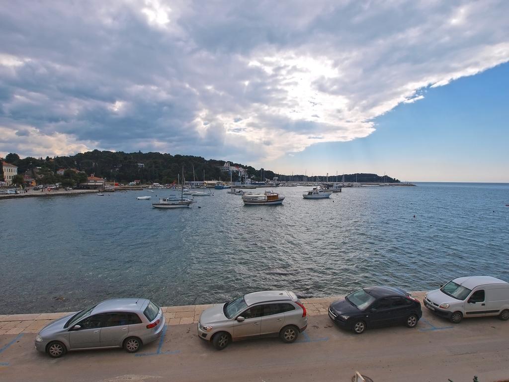 Apartments By The Sea 1050 Rovinj Exterior foto