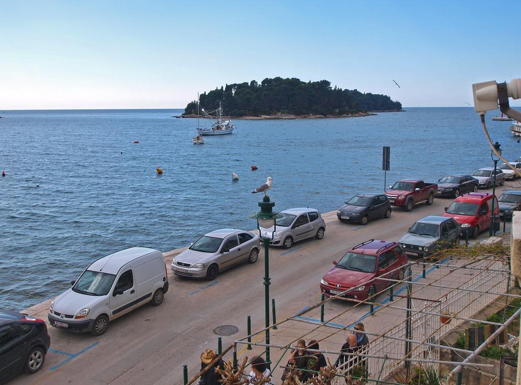 Apartments By The Sea 1050 Rovinj Exterior foto